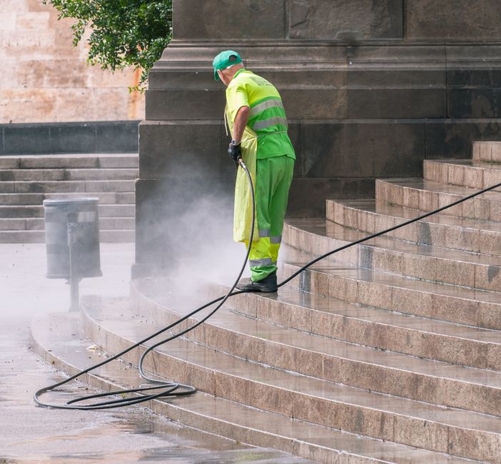 Mycie i doczyszczanie elewacji